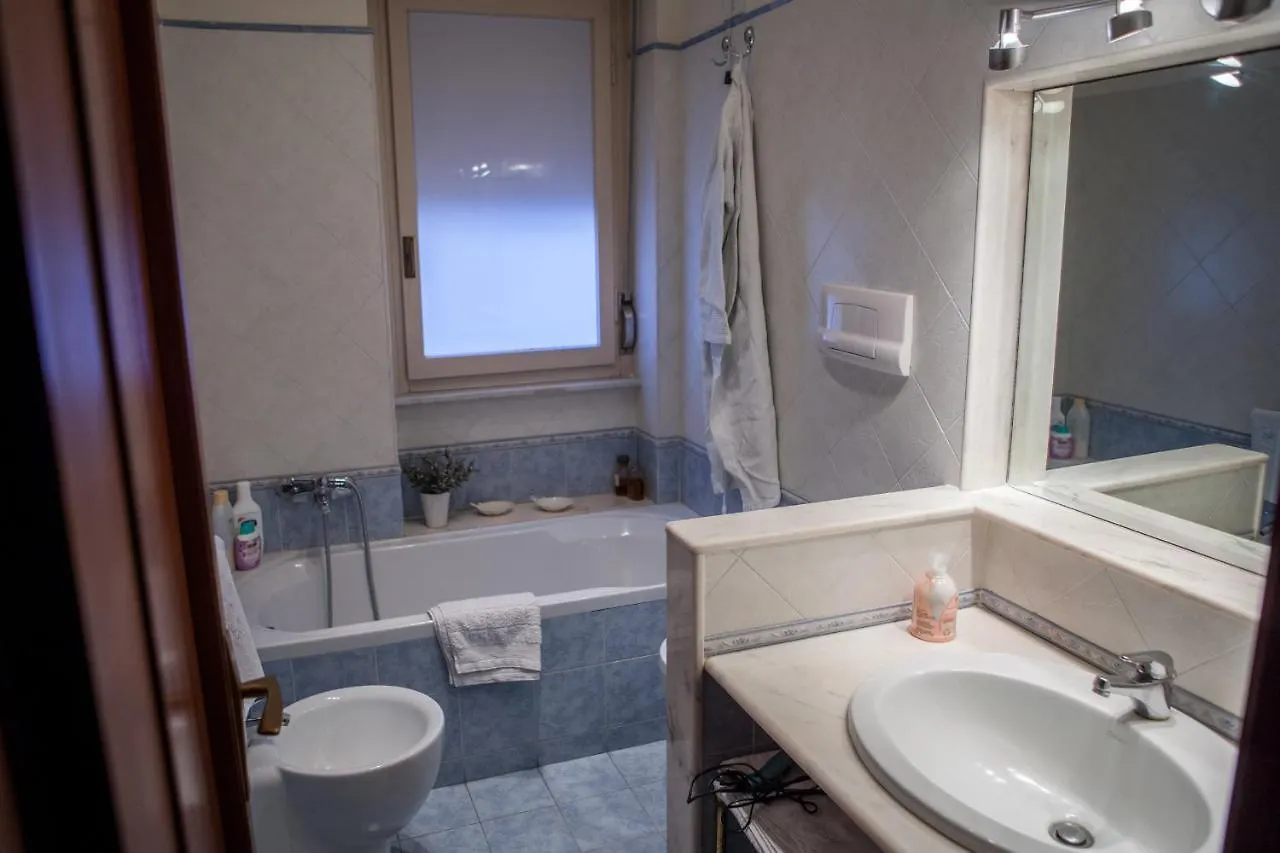 Un Tuffo Nella Baia Di Capomulini Bed and Breakfast Acireale